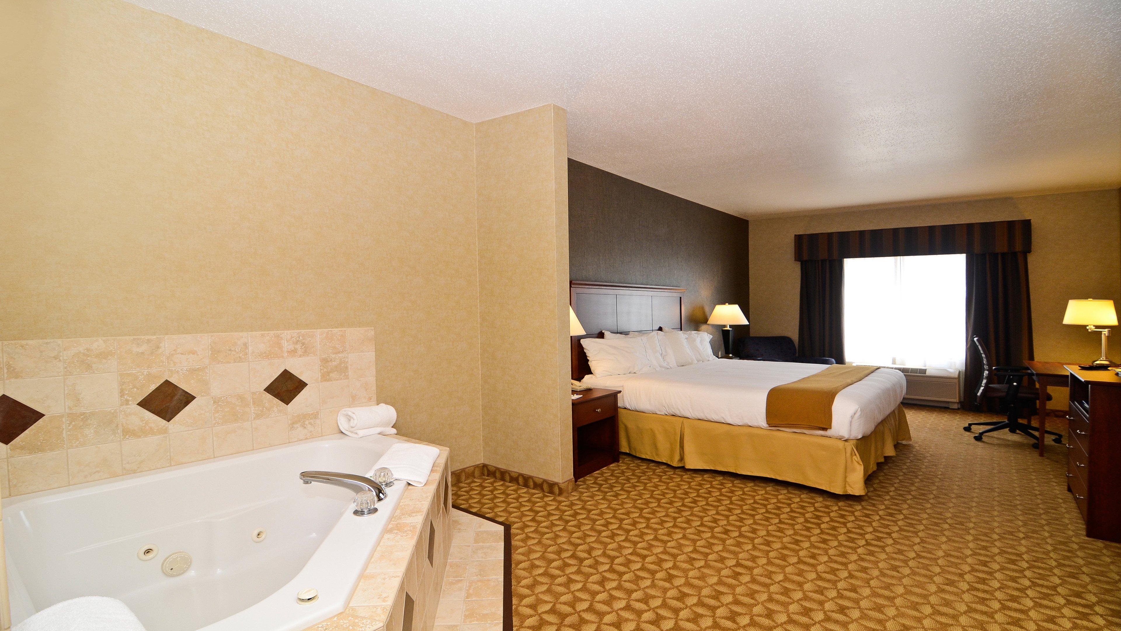 Holiday Inn Express Hotel & Suites Fort Atkinson By Ihg Exteriör bild