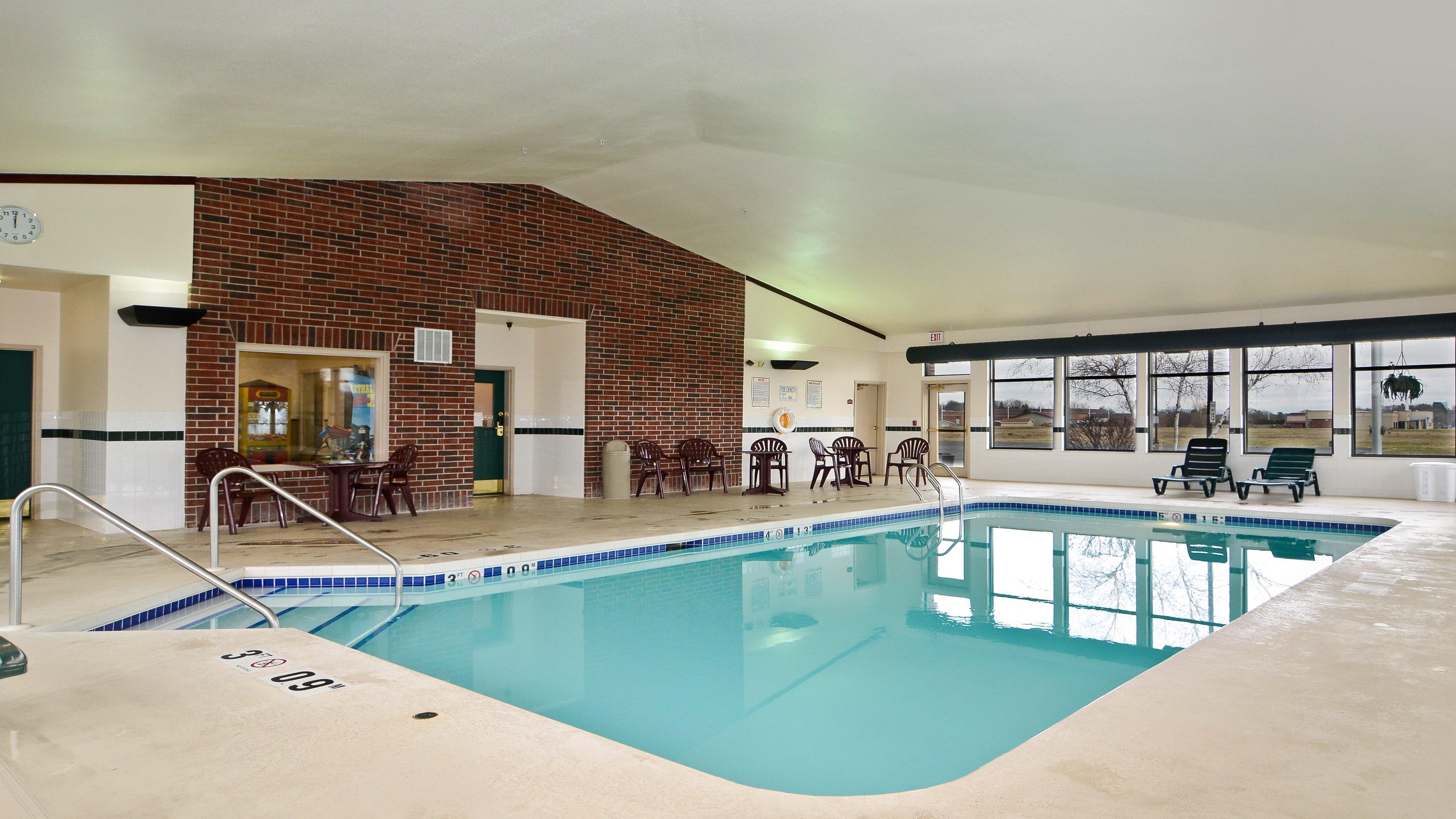 Holiday Inn Express Hotel & Suites Fort Atkinson By Ihg Exteriör bild