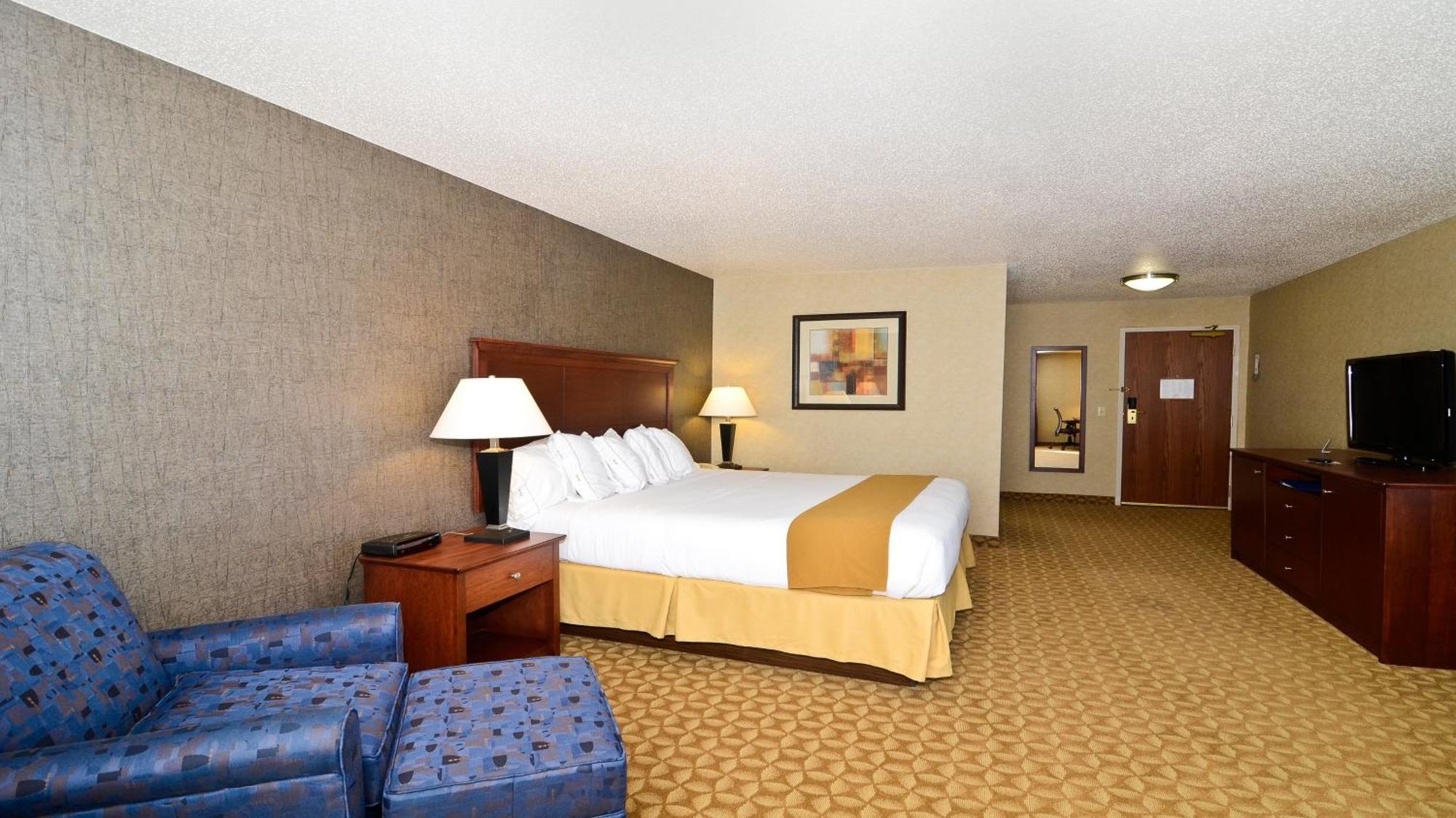Holiday Inn Express Hotel & Suites Fort Atkinson By Ihg Exteriör bild